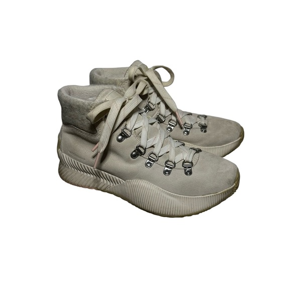 Sorel Women's Out N About III Conquest Winter Ankle Boot - Chalk, Sea Salt - Picture 2 of 13